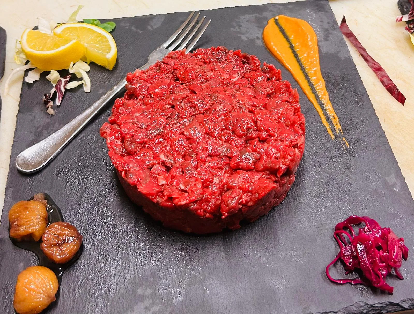 Gourmet beef tartare